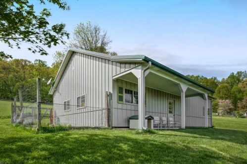 30 Fox Chase Rd, Chester NJ  07930-2915 exterior