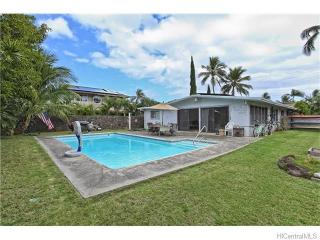 836 Akumu St, Kailua, HI 96734-3836