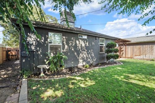 520 Falls Ave, Lodi CA  95240-1018 exterior