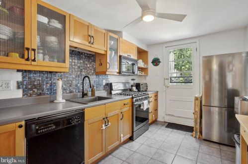 121 League St, Philadelphia PA  19147-4224 exterior