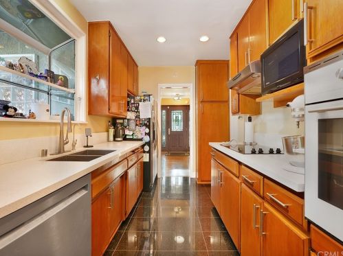 6520 Rosebay St, Long Beach CA  90808-4057 exterior