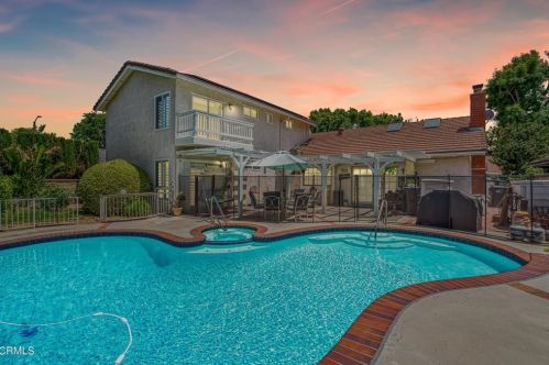 23833 Rotunda Rd, Santa Clarita, CA 91355-2938