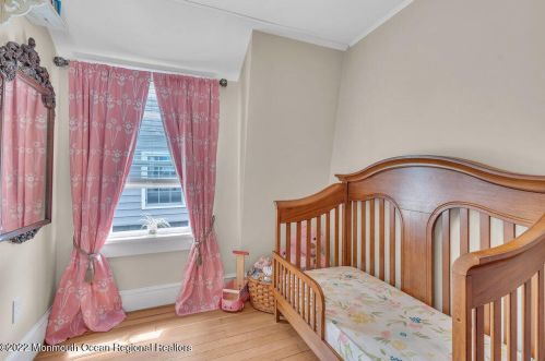 57 Barberie Ave, Monmouth Hills NJ  07732-1518 exterior