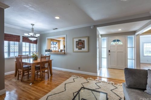 2845 Iroquois Ave, Long Beach CA  90815-1509 exterior