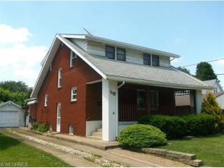 1418 Beardsley St, Akron, OH 44301-2234