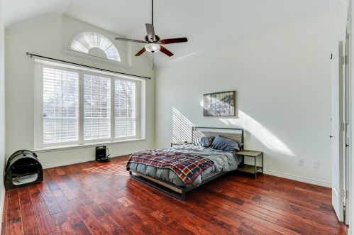 402 Old York Rd, Irving TX 75063-4248 exterior