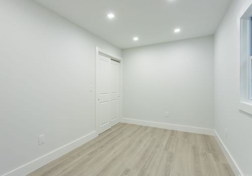 676 Mason St, Westbury NY  11590-4463 exterior