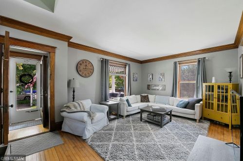 143 Arch Ave, New Johannesburg, WI 54017-1201