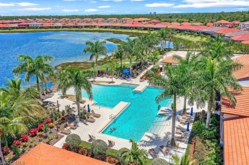 1250 Kendari Ter, Naples, FL 34113-8481