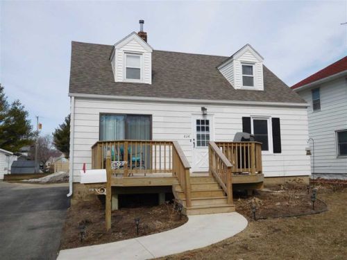 626 3rd St, Cresco, IA 52136-1124