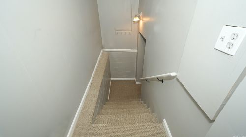 11 Blossom Ave, Holtsville NY  11742-1704 exterior