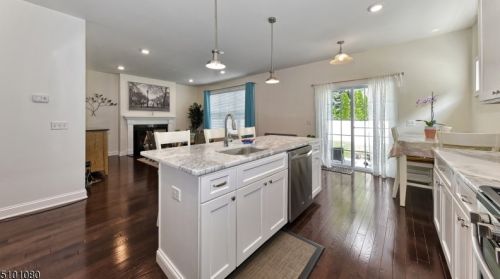 38 Walnut St, Little Falls NJ  07424-1402 exterior