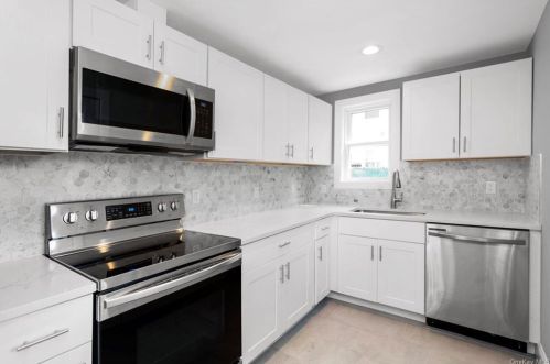 51 Talmadge St, Poughkeepsie NY  12601-1722 exterior