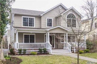 110 Scudder Pl, Northport, NY 11768-3025