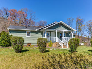 3 Loop Rd, Biltmore Lake, NC 28715-8812