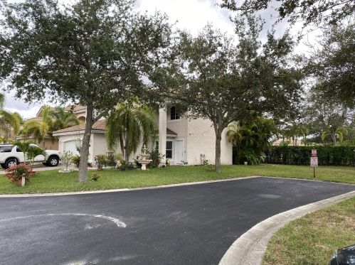 6009 Adriatic Way, West Palm Beach, FL 33413-1086
