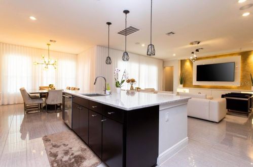 8035 Chilton Dr, Orlando FL 32836 exterior