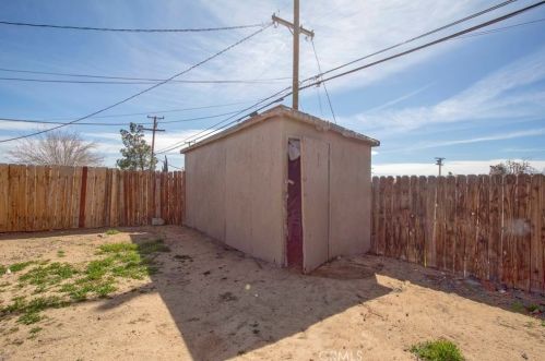 15144 Las Piedras Dr, Victorville CA  92395-3628 exterior