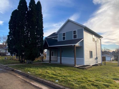 117 Dodge St, Dodgeville, WI 53533-1153