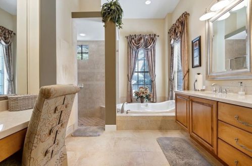 12713 Grand Traverse Dr, Dade City FL 33525-8230 exterior