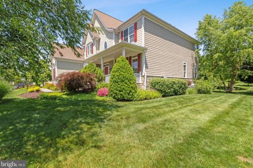 8373 Pedigrue Ct, Gainesville VA  20155-3240 exterior