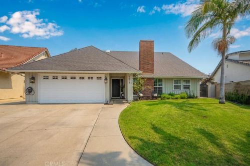 9878 Avenida Mateo, Cypress CA  90630-3445 exterior