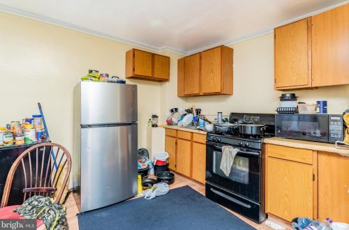 1323 Derry St, Harrisburg PA 17104-3330 exterior