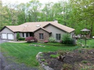 141 Cherry Canyon Dr, Stroudsburg, PA 18360-7204