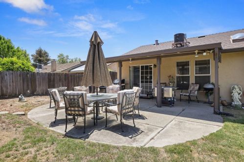 14822 Pueblo Dr, Manteca CA  95336-2550 exterior