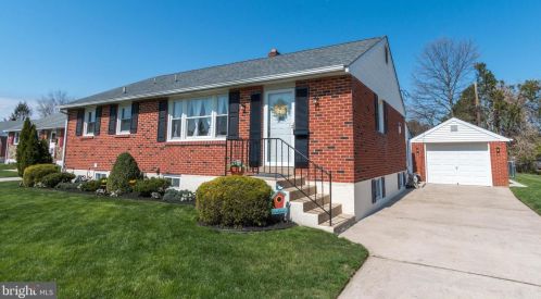 3 Dorking Ct, Wilmington, DE 19808-4221