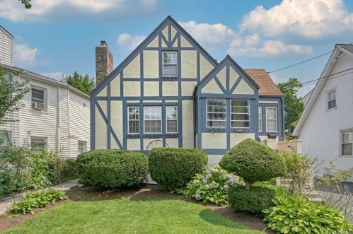 17 Division St, Rye Brook, NY 10573-2833