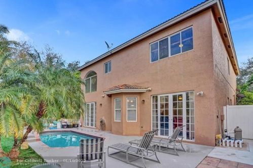 13305 32nd St, Hollywood FL 33027-3911 exterior