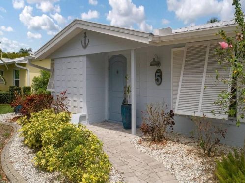 5 Clearview Blvd, Fort Myers Beach, FL 33931-4507