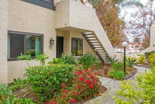 317 Melrose Dr, Vista, CA 92083-4837
