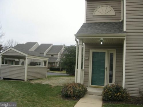 76 Yellowwood Dr, Downingtown, PA 19335-4610
