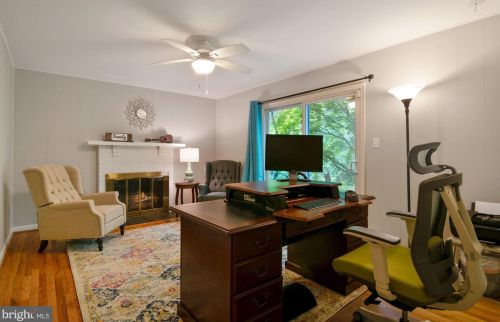 9514 Wallingford Dr, Springfield VA 22015-1738 exterior