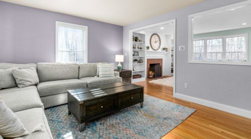 49 Sandy Ln, Dover NH  03820-5900 exterior