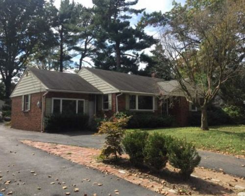 316 Hawthorne Ave, Tavistock NJ  08033-1124 exterior