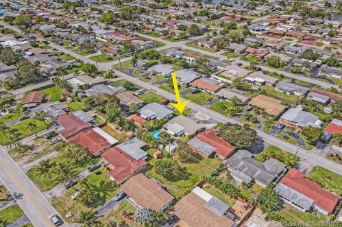 8490 10th St, Hollywood FL  33024-4939 exterior