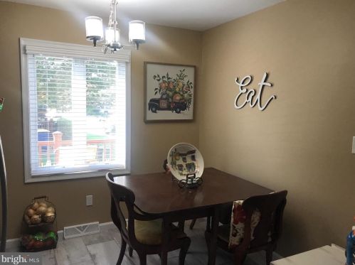 22 Chatham Ct, Dover DE  19901-3909 exterior