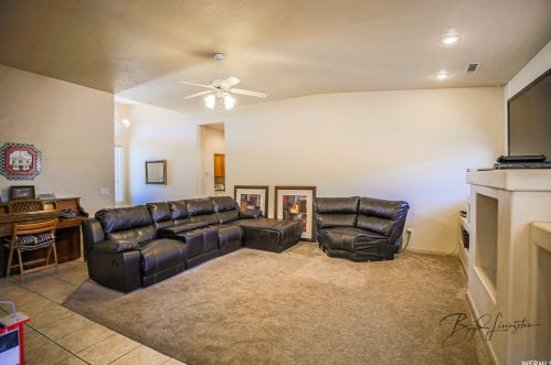 2048 1940, Saint George UT  84770-4718 exterior