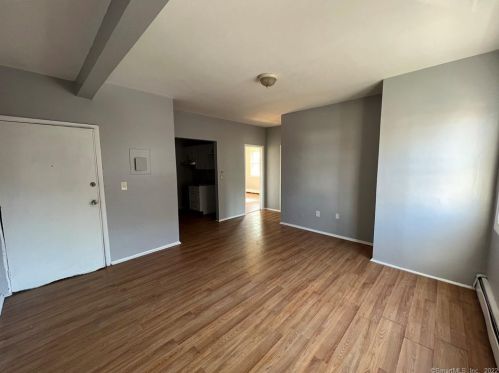 708 Hallett St, Bridgeport, CT 06608-1727