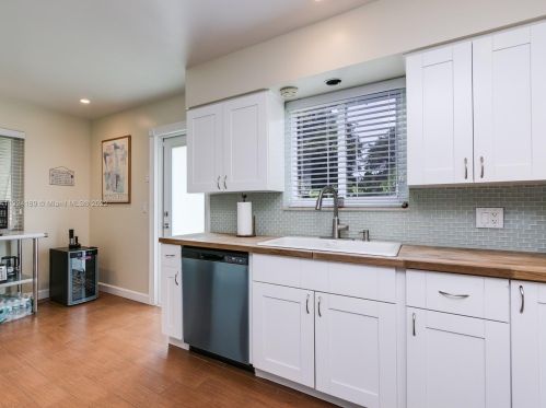 518 58th Ct, Hollywood FL  33023-1437 exterior