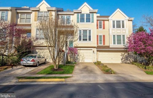 1373 Park Garden Ln, Herndon, VA 20194-2036