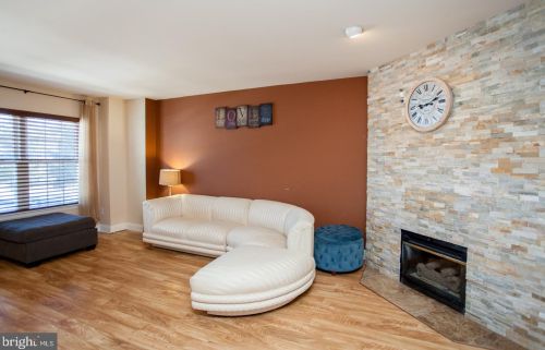 108 Spruce Ln, Collegeville, PA 19426-2995