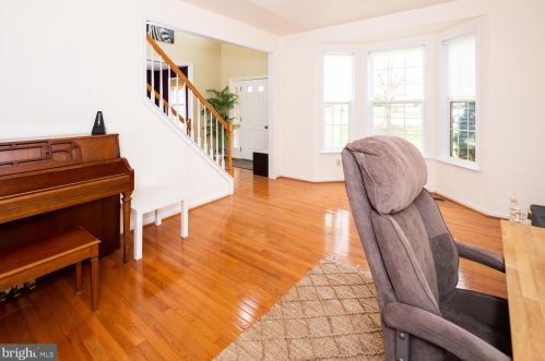 77 Overlook Cir, Boothwyn, PA 19060-2251