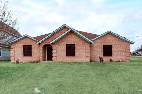 7133 Gillis Johnson St, Fort Worth, TX 76179-3319