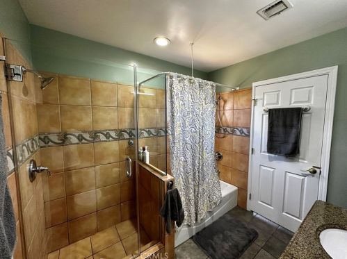 8154 Wakefield Ave, Van Nuys CA  91402-5329 exterior