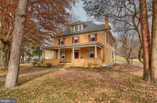 26 2nd St, Highspire, PA 17034-1002