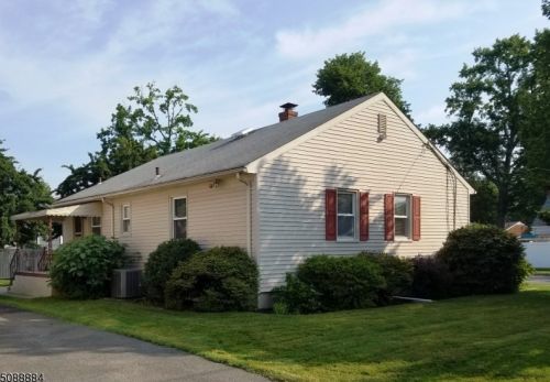 400 Chester Ave, Roselle Park, NJ 07204-1559